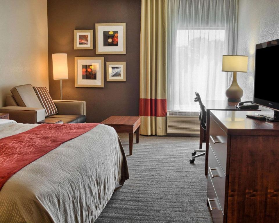 Comfort Inn Ruther Glen near Kings Dominion image 25